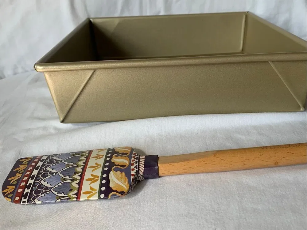 NEW NWOT Williams Sonoma Goldtouch  Pro Nonstick 10” Square Bake Cake Pan & Rubb